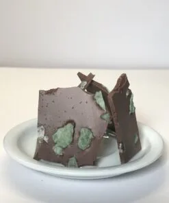 Maracaibo-Bruch (49% Kakaoanteil) mit kristallisierter Minze, 50g
