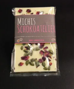 weiße Tafelschokolade mit getrockneten Rosenblüten und Pistazien, verpackt (ca. 85g)