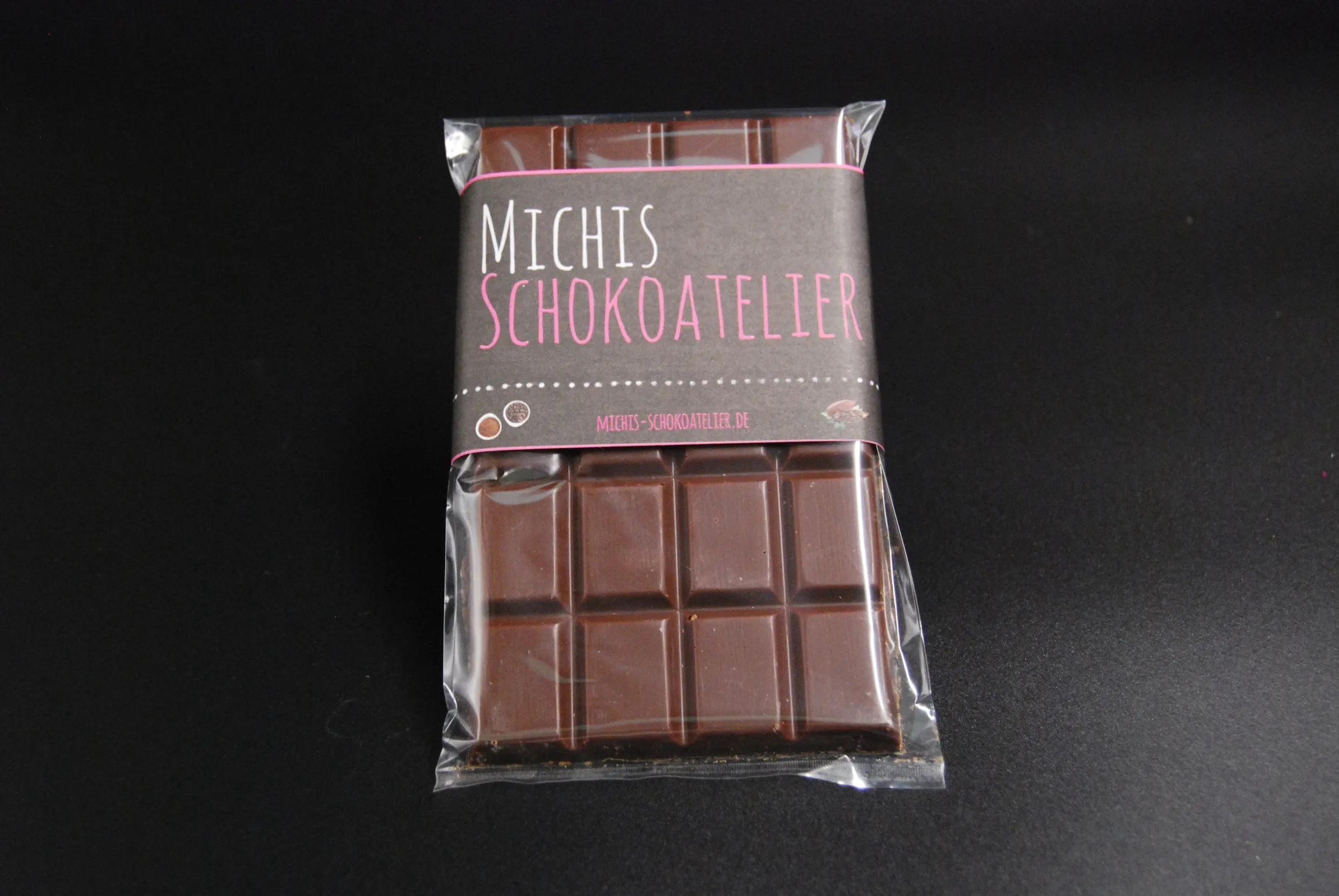 Orangenlade (29% Kakaoanteil) mit getrockneten Rosenblüten & Pistazien, 90g – Ansicht 49 – Michis Schokoatelier