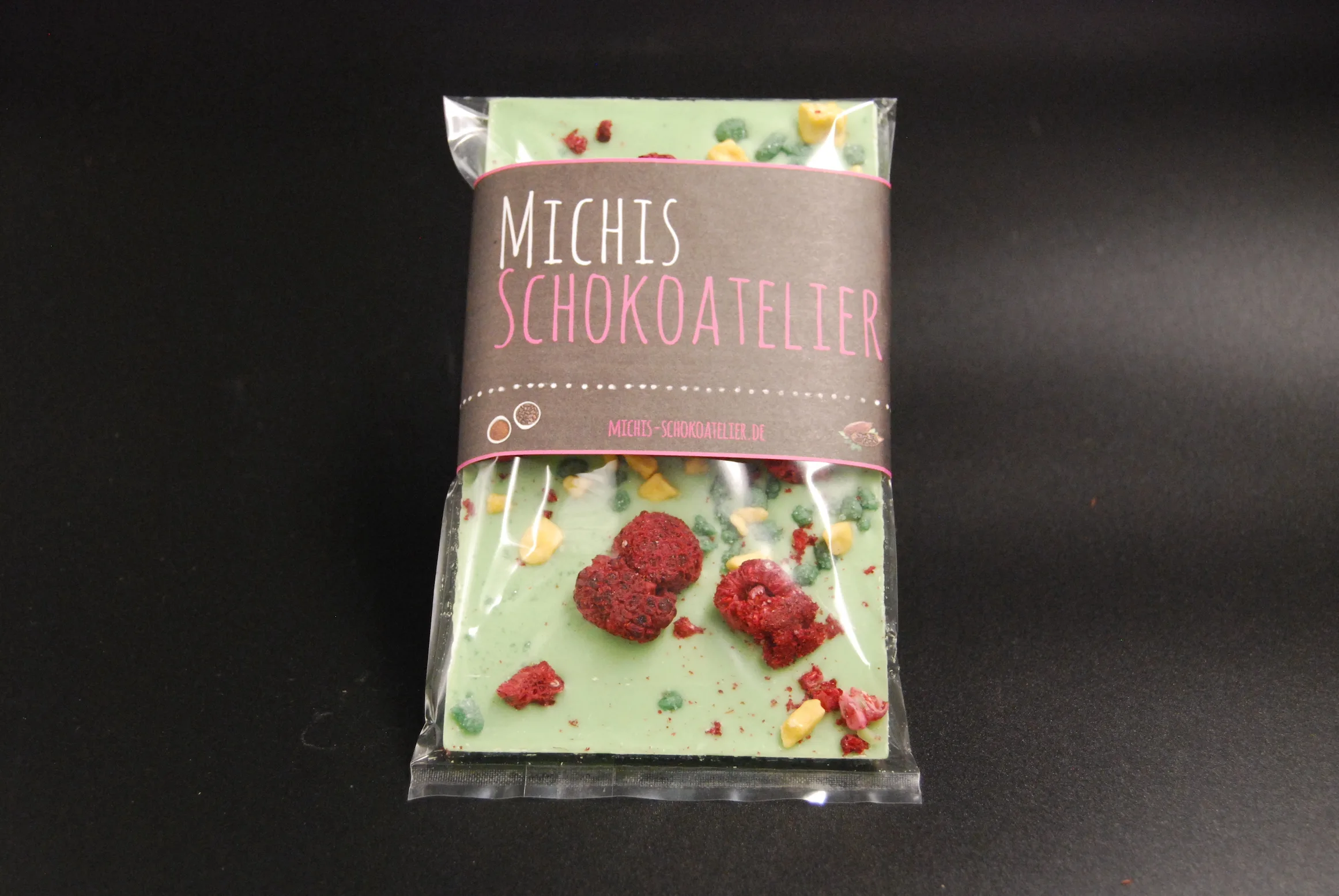 Orangenlade (29% Kakaoanteil) mit getrockneten Rosenblüten & Pistazien, 90g – Ansicht 14 – Michis Schokoatelier