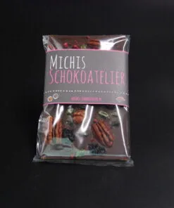 Piura Porcelana-Schokolade (75% Kakao) mit Himbeeren, Kirschen, Pekanusskernen & Pistazien 100g
