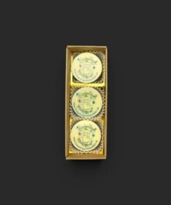 Geschenkschachtel mit 3 (Logo-) Pralinen (mind. 10 Schachteln) – Ansicht 5 – Michis Schokoatelier