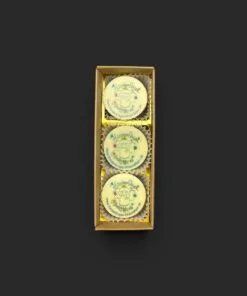 Geschenkschachtel mit 3 (Logo-) Pralinen (mind. 10 Schachteln) – Ansicht 5 – Michis Schokoatelier