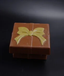 Geschenkbox aus Vollmilch-Schokolade (40% Kakaoanteil) 175g