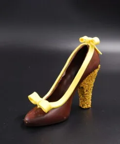 Pumps made from dark chocolate (65% cocoa content)