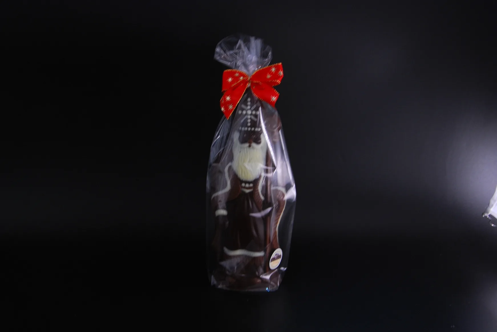 Bischof mit Stab aus Choba Choba Schokolade (71% Kakaoanteil, vegan, groß), 140g – Bild 2