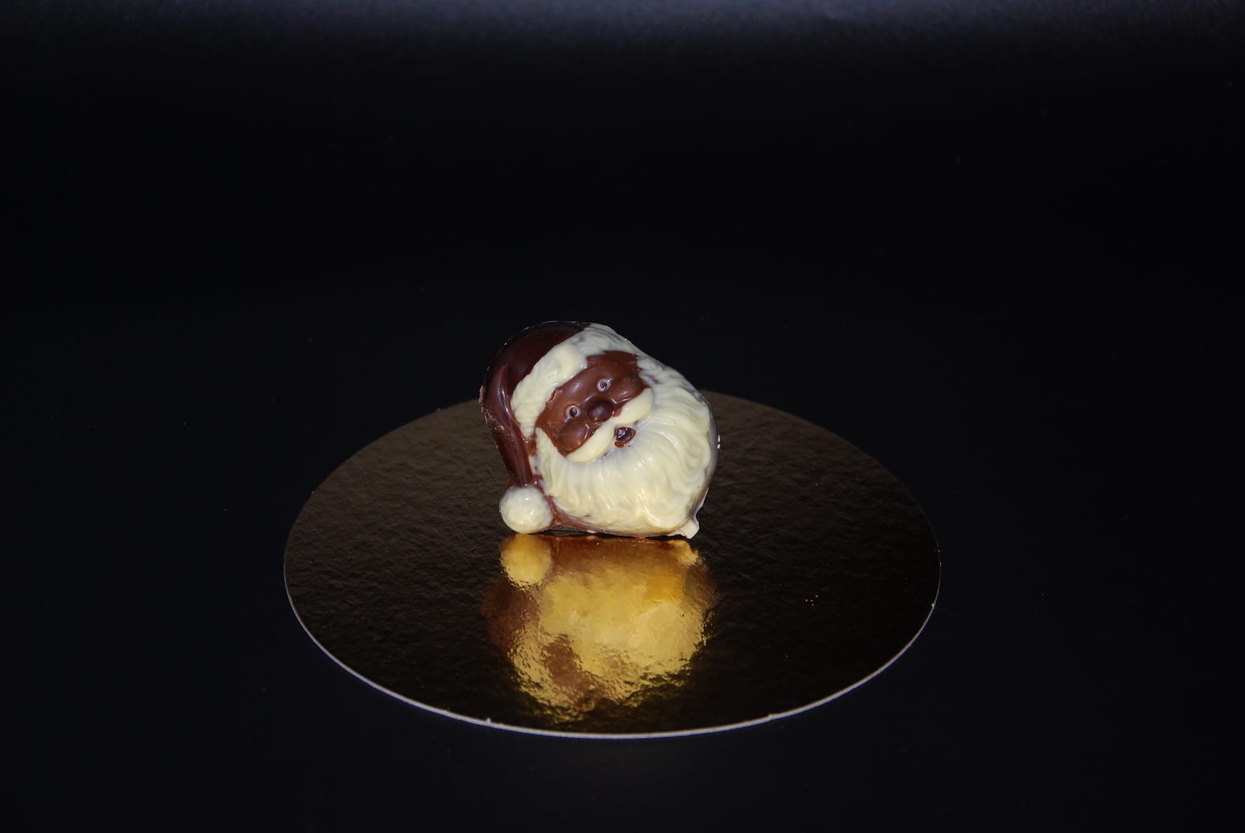 Nikolaus-Kopf aus Vollmilchschokolade, handgefertigt in Michis Schokoatelier