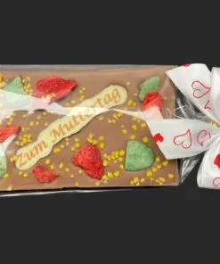 Muttertags-Schokoladentafel aus Costa-Rica-Vollmilchkuvertüre, mit weißem Schriftzug – handgefertigt in Michis Schokoatelier in Frankfurt