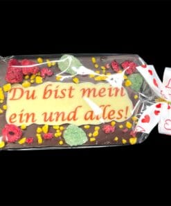 Valentinstafeln aus feinster Schokolade mit Schriftzug – Ansicht 2 – Michis Schokoatelier