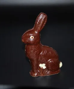 Nostalgischer Osterhase aus Zartbitter-Schokolade (65% Kakaoanteil), 90g