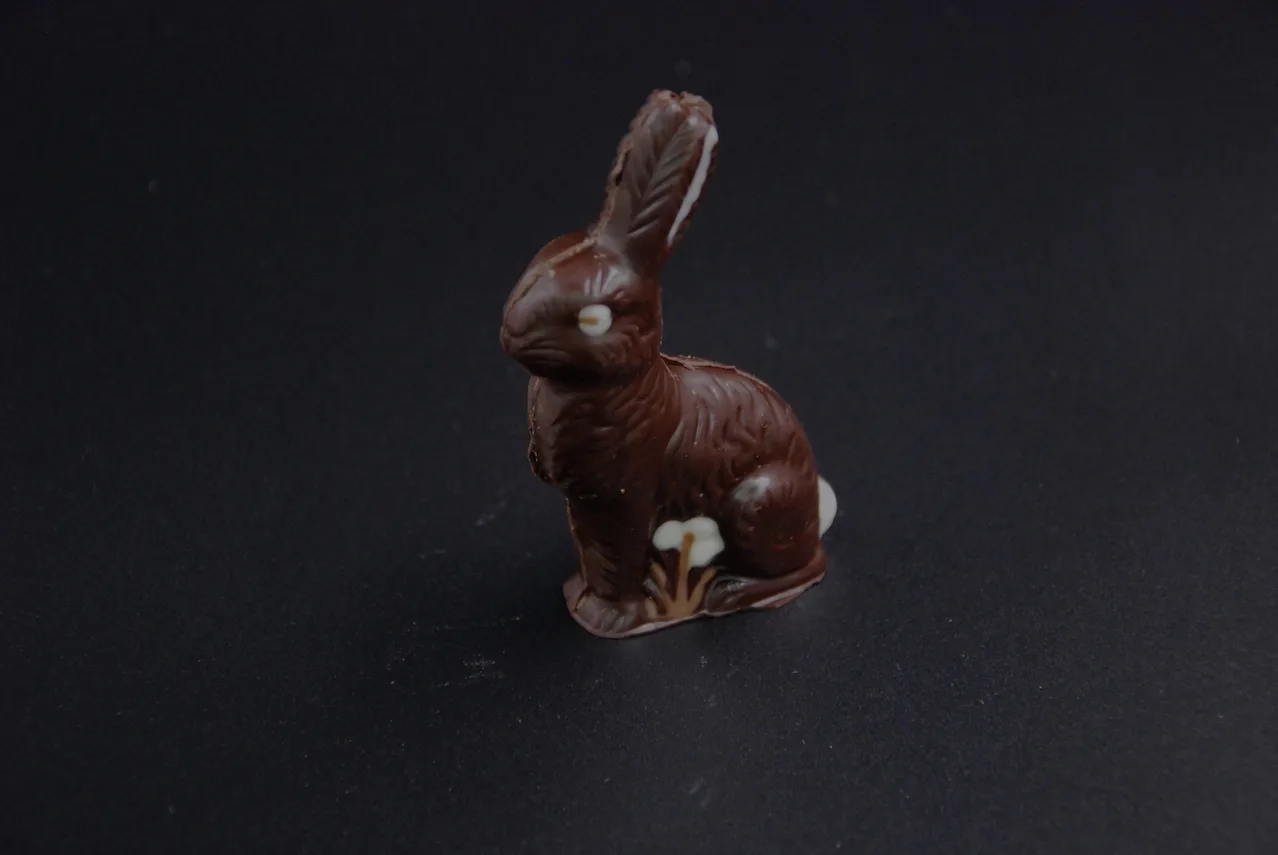 Nostalgischer Mini-Osterhase aus Zartbitter-Schokolade Vegan (65% Kakaoanteil), 20g