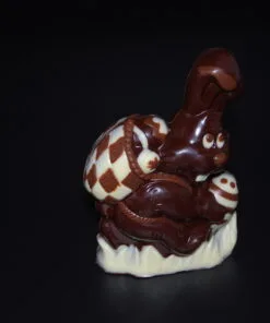 Osterhase mit Korb aus Zartbitter-Schokolade (65% Kakaoanteil) 95g (Vegan)