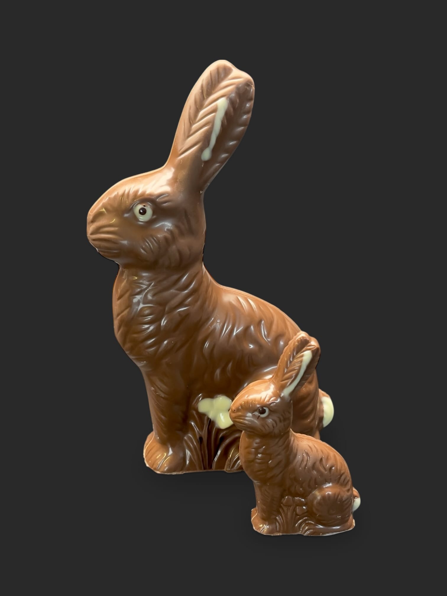 Nostalgischer Osterhase aus Mandel-Schokolade vegan
