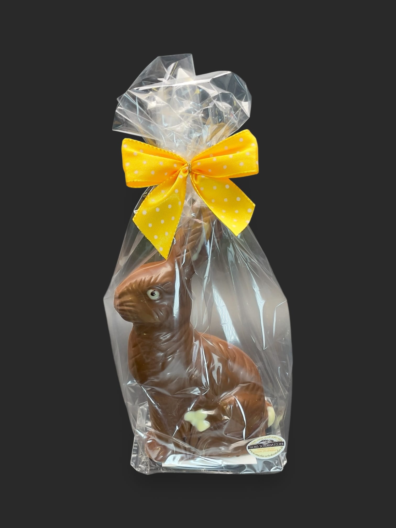 Nostalgischer Osterhase aus Mandel-Schokolade vegan