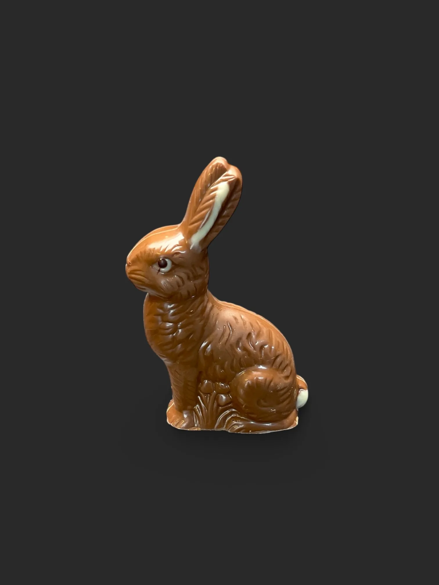Nostalgischer Mini-Osterhase aus Mandel-Schokolade vegan