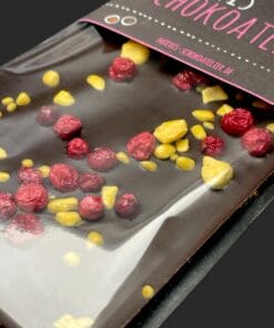 Maracaibo-Schokolade (88% Kakaoanteil) mit Johannisbeeren & Passionsfrucht 85g – Michis Schokoatelier