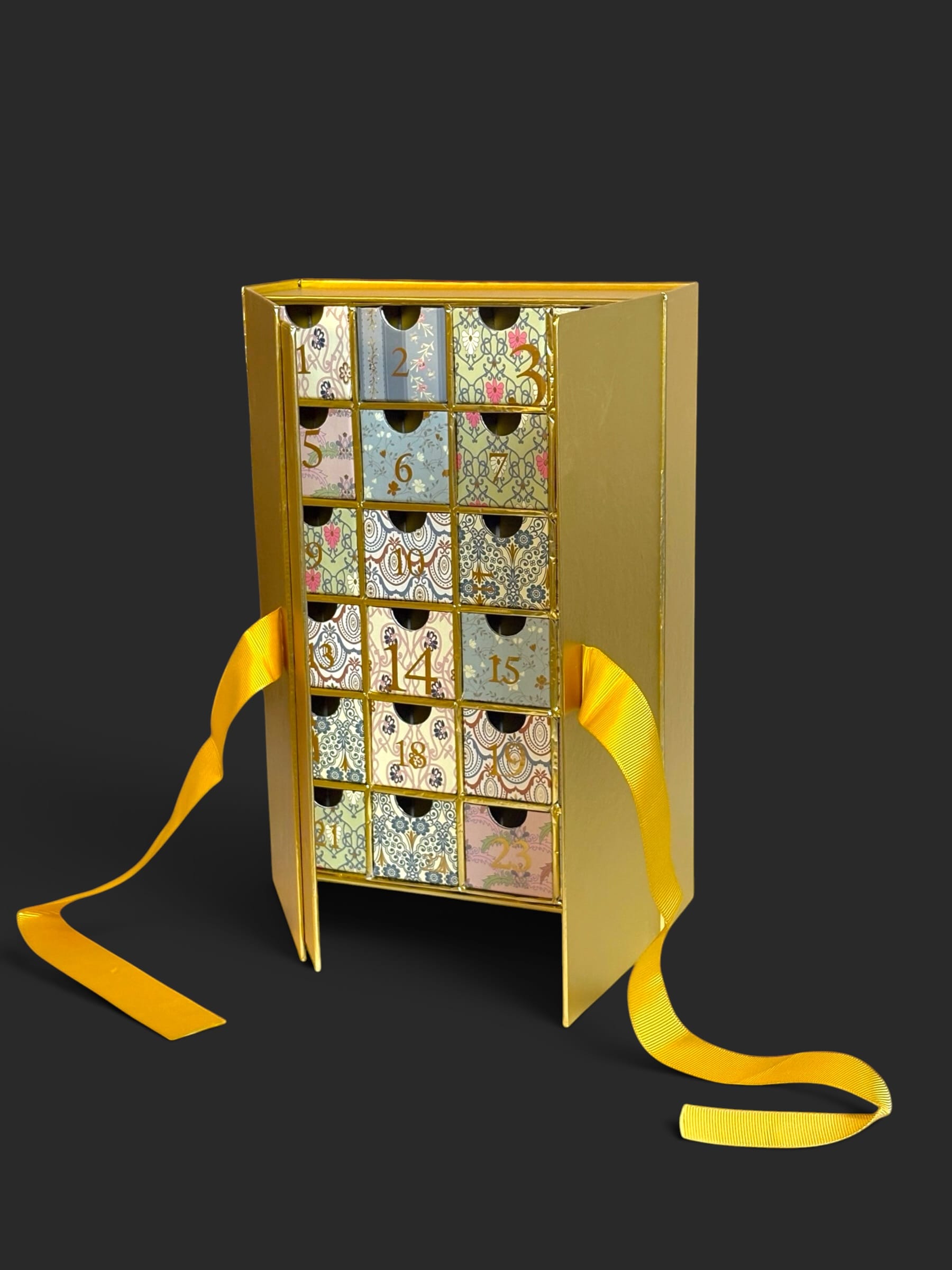 Pralinen-Adventskalender "Goldenes Buch" – Bild 2